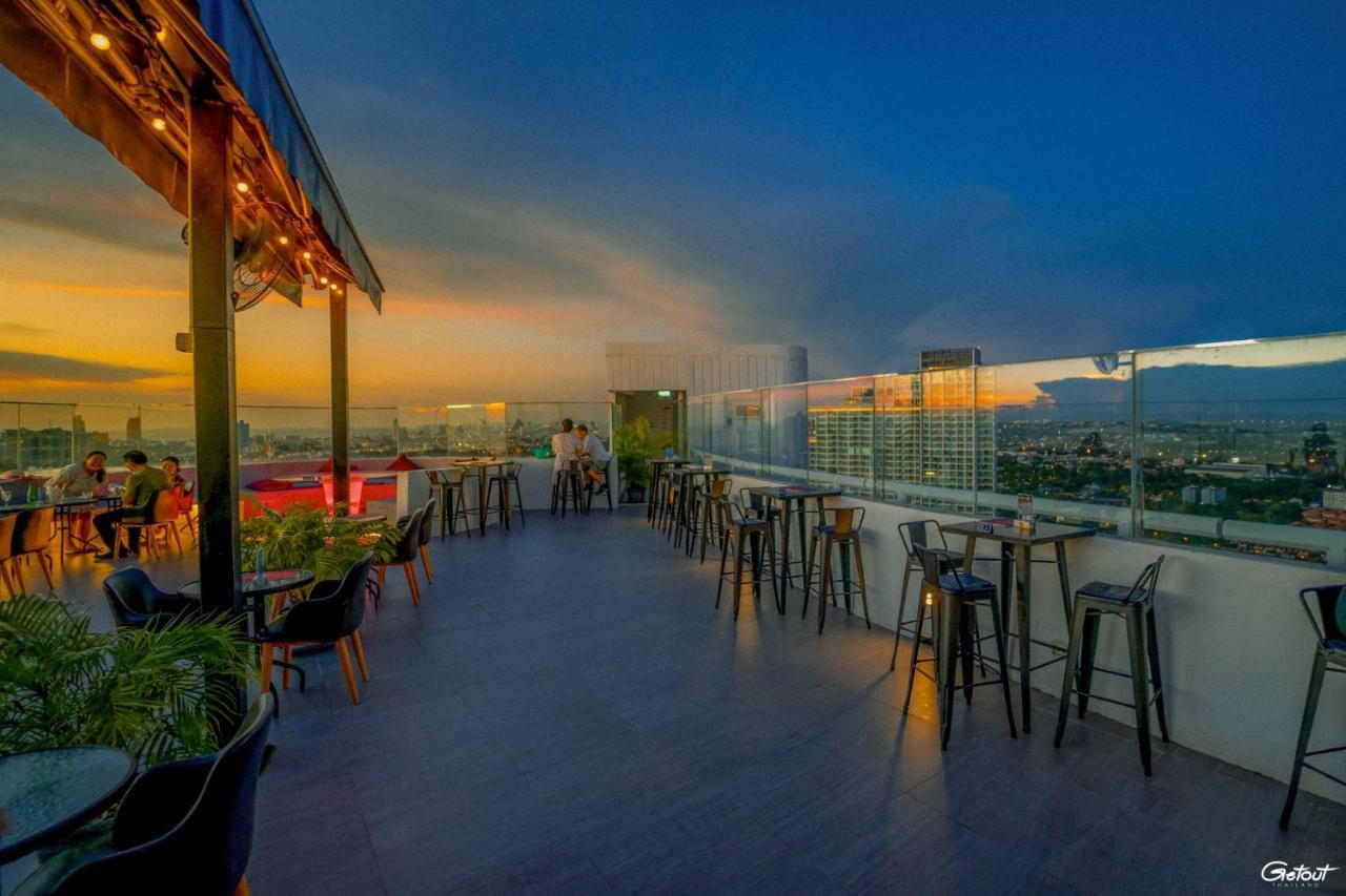 D Varee Jomtien Beach, Pattaya Praia de Jomtien Exterior foto Sky Bar