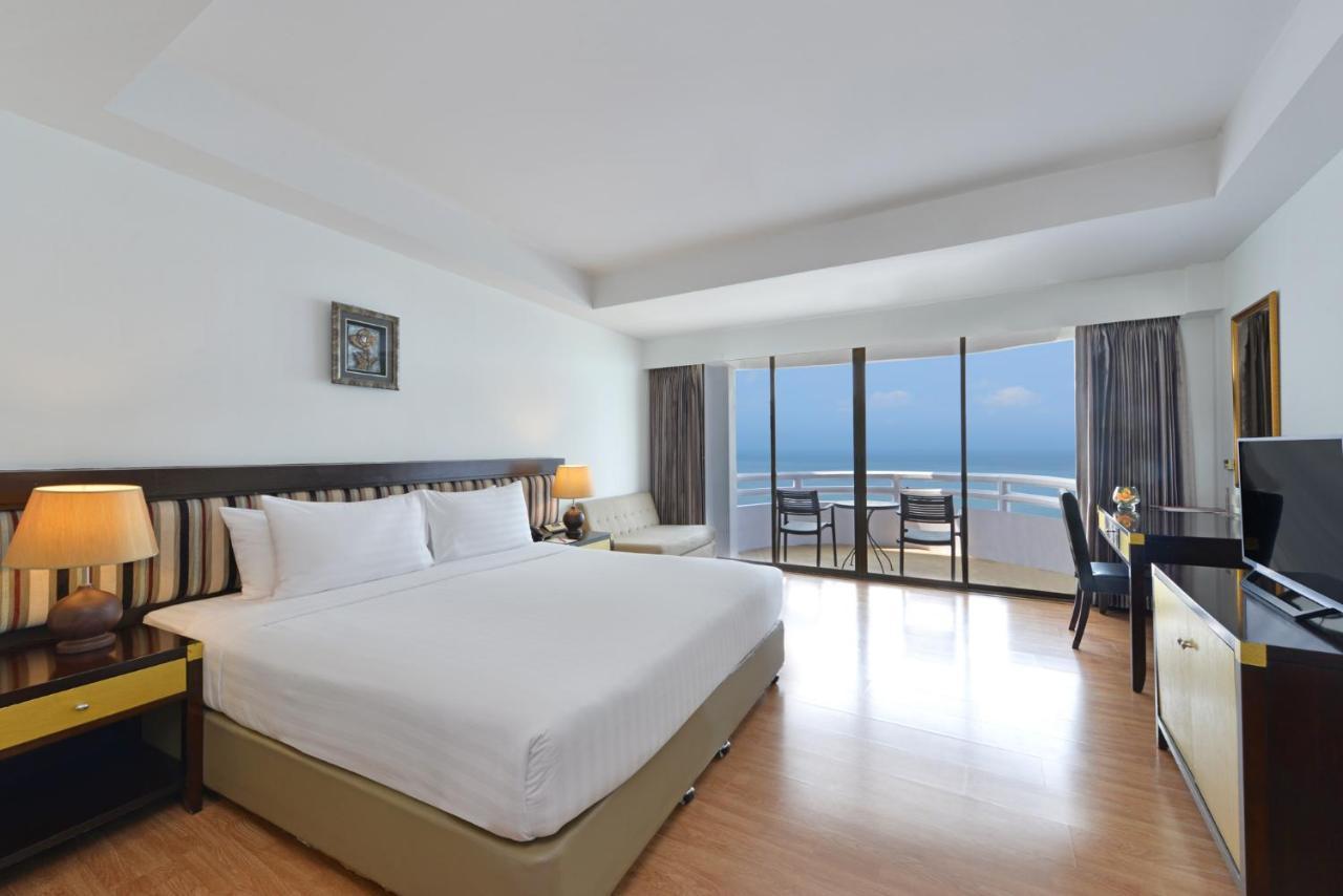 D Varee Jomtien Beach, Pattaya Praia de Jomtien Exterior foto