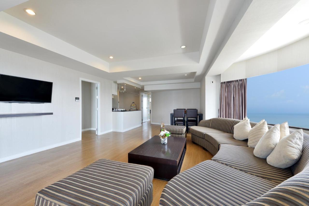 D Varee Jomtien Beach, Pattaya Praia de Jomtien Exterior foto A living room in a penthouse apartment