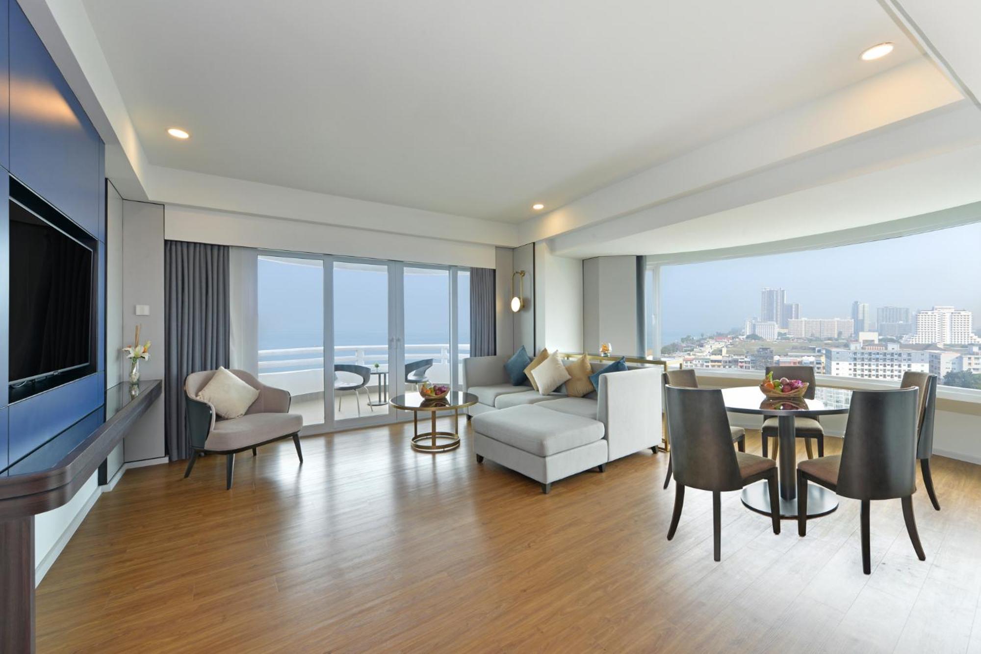 D Varee Jomtien Beach, Pattaya Praia de Jomtien Exterior foto A suite at the hotel